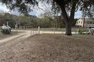 107 Dallas St, Goliad, TX 77963 - Photo 27