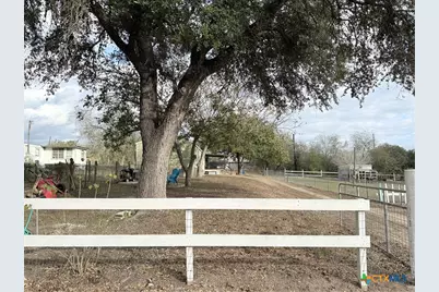 107 Dallas Street, Goliad, TX 77963 - Photo 29