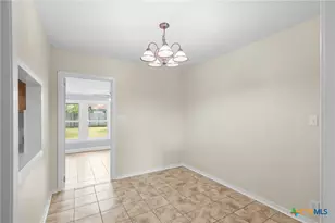 1003 Fern Ln, Victoria, TX 77904 - Photo 15