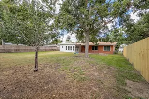 1003 Fern Ln, Victoria, TX 77904 - Photo 25