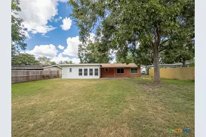 1003 Fern Lane, Victoria, TX 77904 - Photo 5