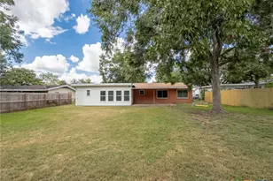 1003 Fern Ln, Victoria, TX 77904 - Photo 5