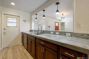 625 Creek Dr, New Braunfels, TX 78130 - Photo 13