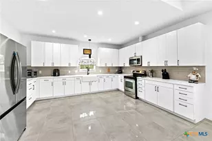 7074 Newman Blvd, Kyle, TX 78640 - Photo 11