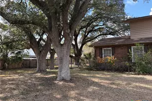 1014 N Hunt St, Cuero, TX 77954 - Photo 3