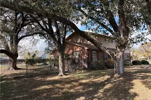 1014 N Hunt St, Cuero, TX 77954 - Photo 39