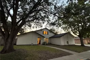 205 Magdalena Dr, Victoria, TX 77904 - Photo 1