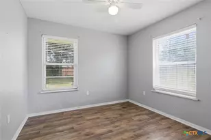 1612 Alamo Dr, Victoria, TX 77901 - Photo 9