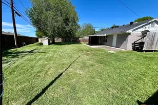 1612 Alamo Dr, Victoria, TX 77901 - Photo 11