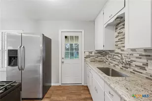 1612 Alamo Dr, Victoria, TX 77901 - Photo 5