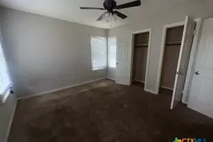 2302 E Mistletoe Ave, Victoria, TX 77901 - Photo 17