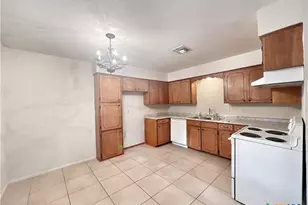 1792 Kuehler Ave, New Braunfels, TX 78130 - Photo 5