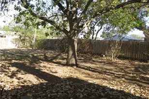 342 W Oak St, Goliad, TX 77963 - Photo 35