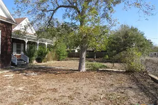 342 W Oak St, Goliad, TX 77963 - Photo 33