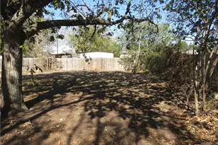 342 W Oak St, Goliad, TX 77963 - Photo 37
