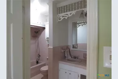 342 W Oak Street, Goliad, TX 77963 - Photo 11