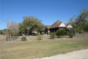 342 W Oak St, Goliad, TX 77963 - Photo 43