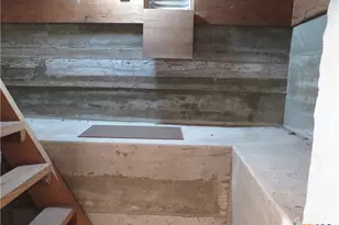 342 W Oak St, Goliad, TX 77963 - Photo 29