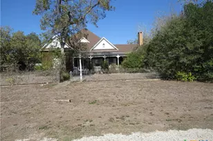 342 W Oak St, Goliad, TX 77963 - Photo 45