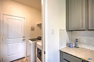 119 Lucky Texan Cv, Jarrell, TX 76537 - Photo 17