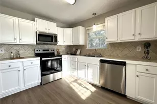 123 Poolside Dr, Canyon Lake, TX 78133 - Photo 3