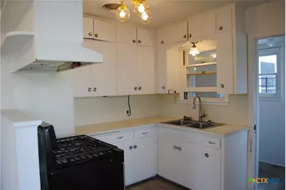 1818 S 35th Street, Temple, TX 76504 - Photo 5