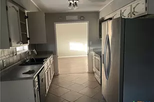 709 Pheasant Dr, Victoria, TX 77905 - Photo 11