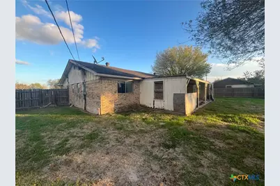 709 Pheasant Drive, Victoria, TX 77905 - Photo 19