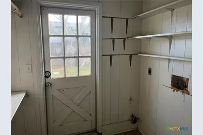 709 Pheasant Drive, Victoria, TX 77905 - Photo 7