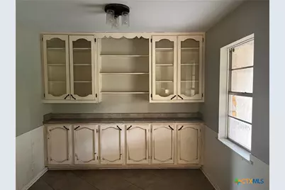 709 Pheasant Drive, Victoria, TX 77905 - Photo 9