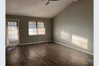 709 Pheasant Drive, Victoria, TX 77905 - Photo 15