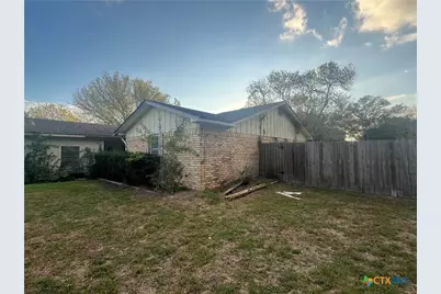 709 Pheasant Drive, Victoria, TX 77905 - Photo 3