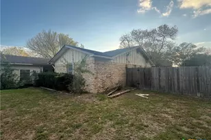 709 Pheasant Dr, Victoria, TX 77905 - Photo 3
