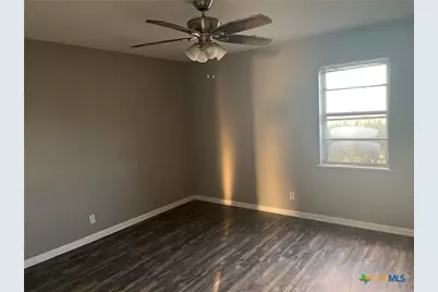 709 Pheasant Drive, Victoria, TX 77905 - Photo 13