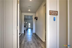 1924 Hayes St, Temple, TX 76502 - Photo 5