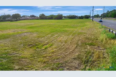 801 N John Stockbauer Drive, Victoria, TX 77904 - Photo 13