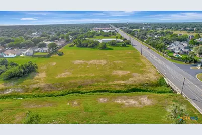 801 N John Stockbauer Drive, Victoria, TX 77904 - Photo 7