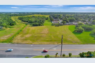 801 N John Stockbauer Drive, Victoria, TX 77904 - Photo 5