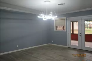 606 E 12th Ave, Belton, TX 76513 - Photo 5