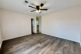 210 Stone Gate Dr, Victoria, TX 77904 - Photo 17