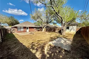 210 Stone Gate Dr, Victoria, TX 77904 - Photo 23