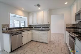 113 Ashford Dr, Victoria, TX 77904 - Photo 13