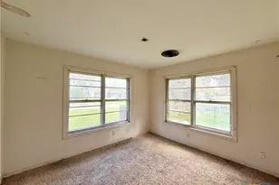 301 Angus St, Victoria, TX 77904 - Photo 13