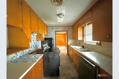 301 Angus Street, Victoria, TX 77904 - Photo 7