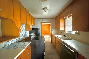 301 Angus St, Victoria, TX 77904 - Photo 7