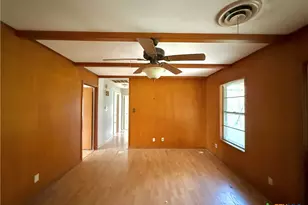 301 Angus St, Victoria, TX 77904 - Photo 3