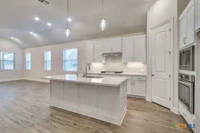 2031 Stephanie Avenue, New Braunfels, TX 78132 - Photo 3