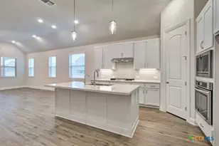 2031 Stephanie Ave, New Braunfels, TX 78132 - Photo 3