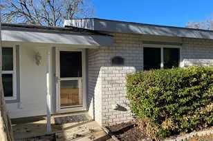 1710 Rosewood St, Seguin, TX 78155 - Photo 3