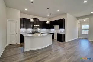 1724 Heritage Maples, New Braunfels, TX 78132 - Photo 9